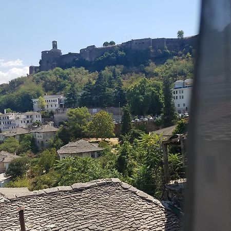 Lori'S Traditional House Gjirokastër Eksteriør bilde
