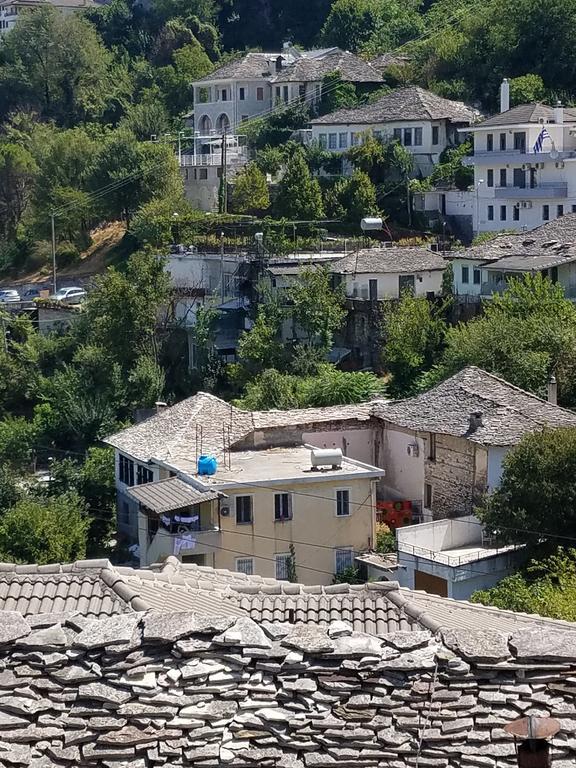 Lori'S Traditional House Gjirokastër Eksteriør bilde